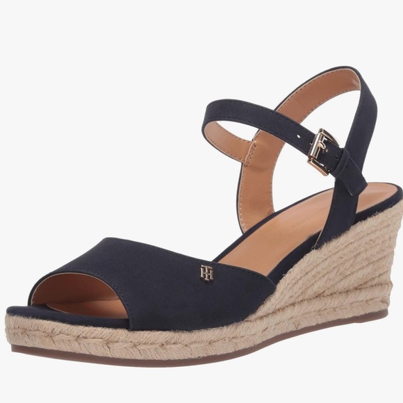 🆕 Tommy Hilfiger Women's Gallie Sandal - Picture 12 of 16